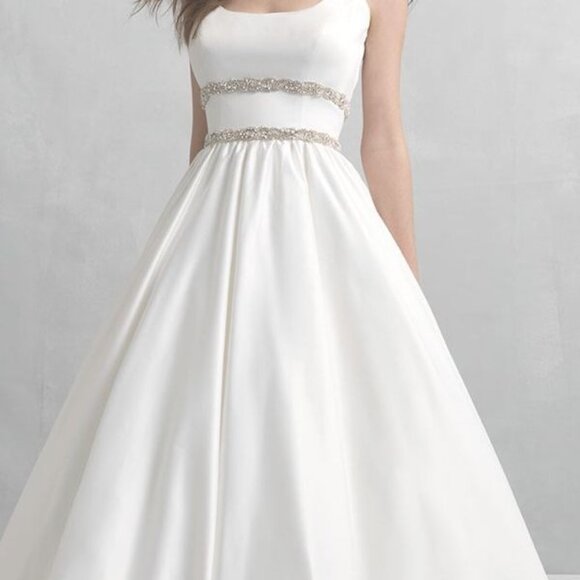 Aline Ballgown Satin Backless Wedding Dress, POCKETS Ivory Scoop Neck SAMPLE - Picture 7 of 11